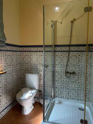 Гостевой дом Вилла Магриб и Шарк Поповка Комфорт с балконом и видом на бассейн-12